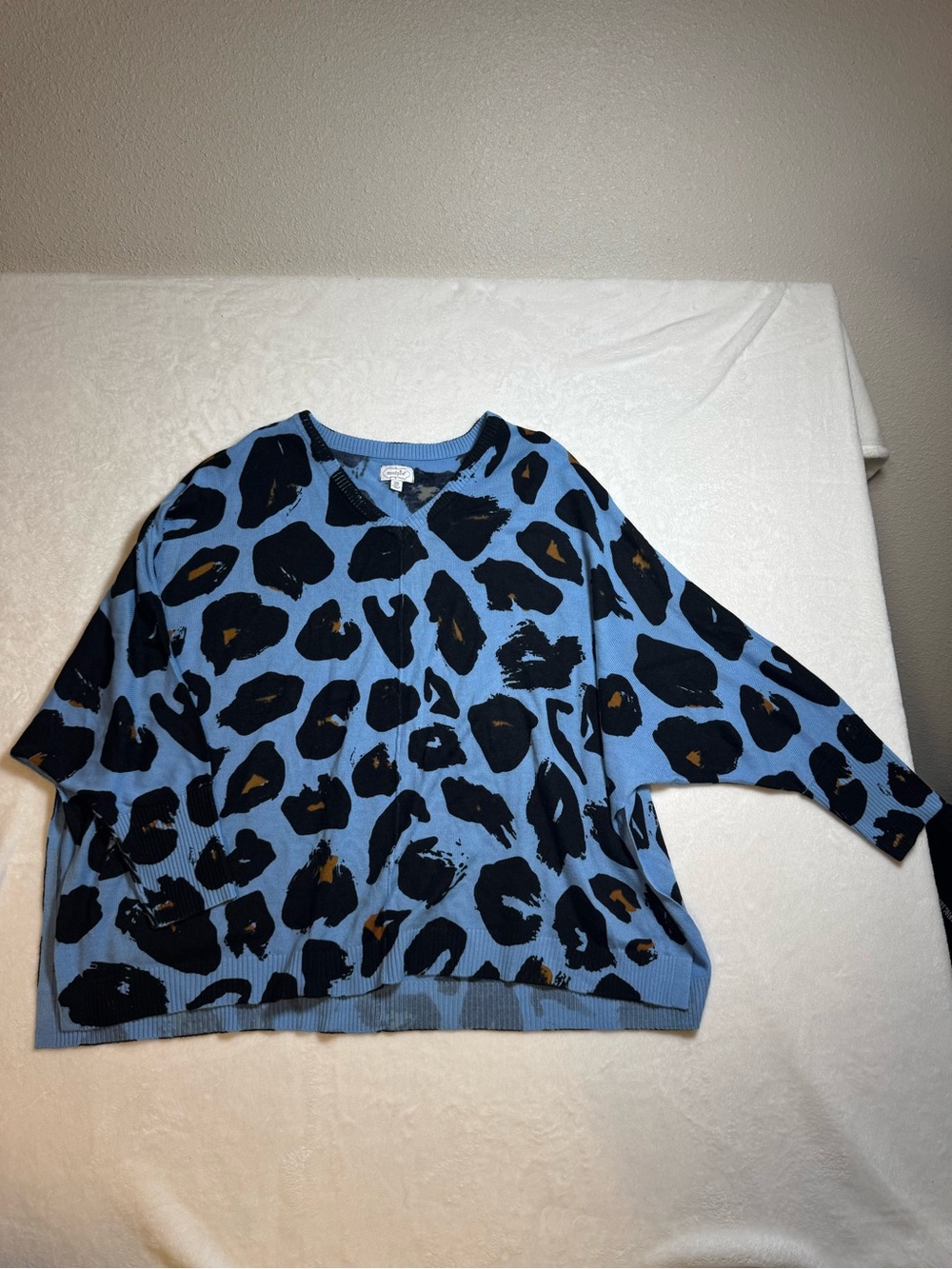 Mud Pie Women’s Blue Leopard Print V-Neck Sweater One Size Oversized Comfy